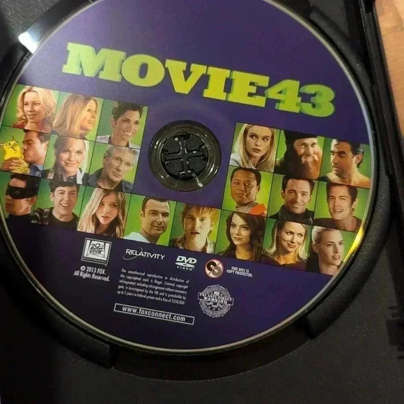 Movie 43 DVD (EUC) - Picture 3 of 3